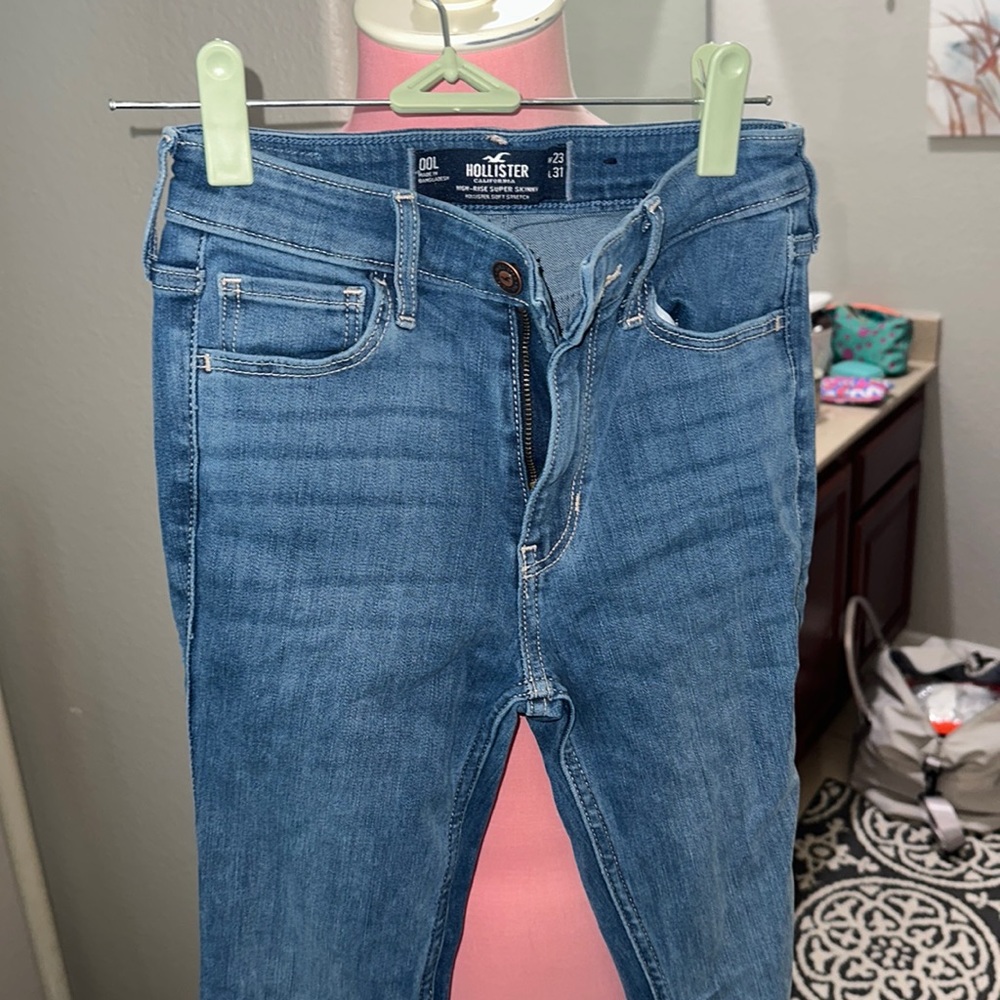 Hollister High-Rise super Skinny Jeans 00L